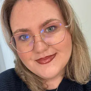 Babysitter, com curso de animadora social cultural 