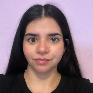 Cuidado infantil con apoyo escolar si es necesario 