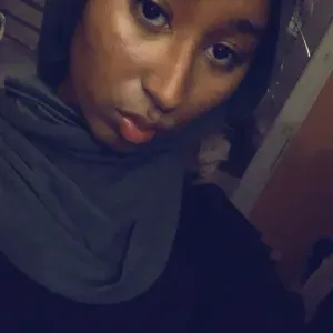 Femme de ménage debutante inconnue 