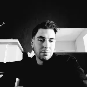 Aide à la personne, personne de compagnie. 