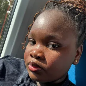 Baby-sitter expérimentée en crèche depuis 2024 