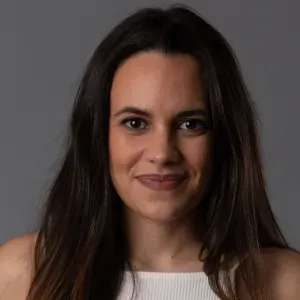 Empregada de limpeza responsável 