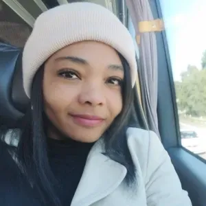 Empregada de limpeza responsavel no Porto