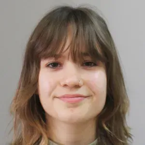 18 ans, Étudiante en biologie. 