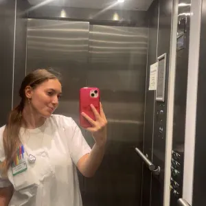 Étudiante infirmière et aide-soignante à Orléans