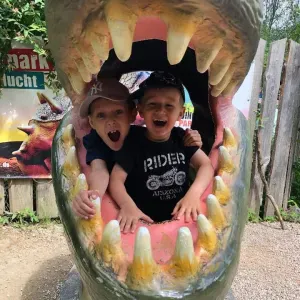 yoopies.ad.generated.title.language.default.3