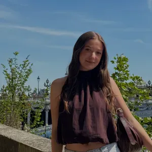 Étudiante de confiance et sérieuse qui aime les animaux.