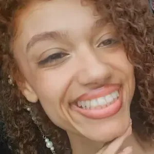 Babysitter dessinatrice étudiante (Meaux & alentours)