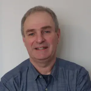 Homme de ménage en milieu rural et urbain.