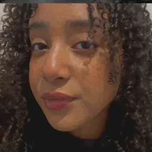 Babysitter querendo novas experiências 