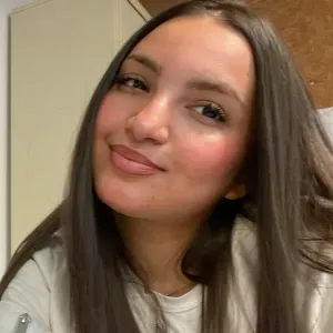  Baby-sitter de confiance disponible à Paris 