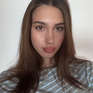 Babysitter already in Paris looking for a lovely family 