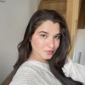 Baby-sitter expérimentée au Venezuela et au Mans