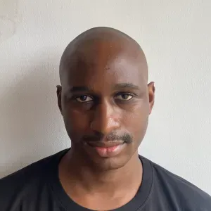 Professeur d'anglais bilingue | 3+ ans d'expérience | TEFL