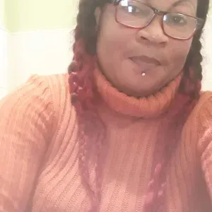 Ash  femme et auxiliaire de vie 