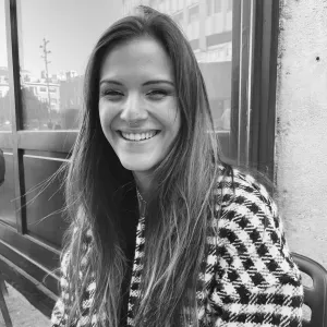 Étudiante diplômée d'une Licence d'Anglais