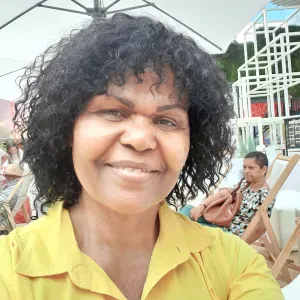 Ola! Sou licenciada em "estudos franceses".