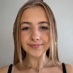 Experienced babysitter available in Portsmouth