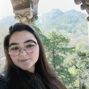 Sou uma cuidadora muito atenciosa com um amor enorme por ani