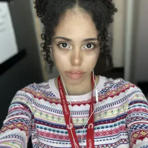 18 year old babysitter in Luton