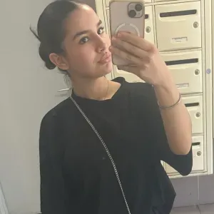 Baby-sitter expérimenté à Arles 