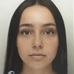 Baby-sitter motivée à Reims et disponible régulièrement. 