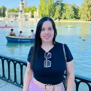 Jeune fille pour faire le ménage