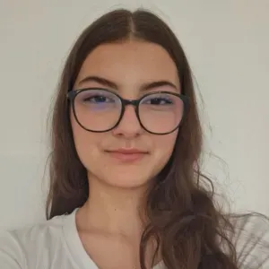 Baby-sitter passionnée et expérimentée à Bienne :)