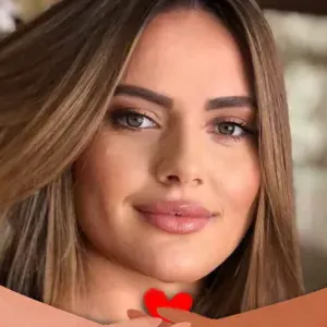 je m'appelle Albulena. Je travaille dans le nettoyage. 