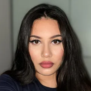 Sono disponibile per babysitter a brescia