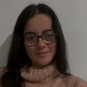 Femme multi-tâches autours d'elbeuf