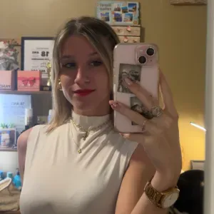 Baby-sitter expérimentée à Gradignan