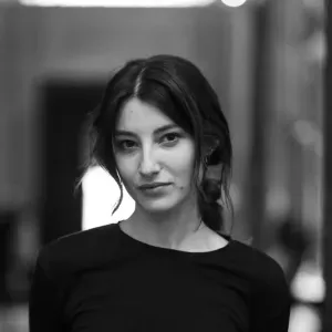 Baby-sitter bilingue expérimentée à Paris