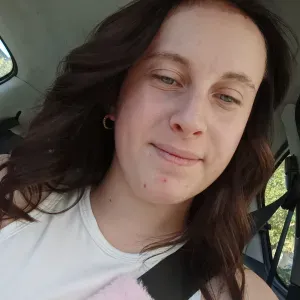 Baby-sitter douce et bienveillante à votre domicile