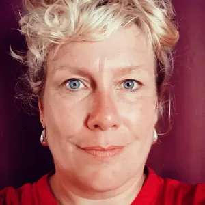 Mental-health and handicap specialised care giver