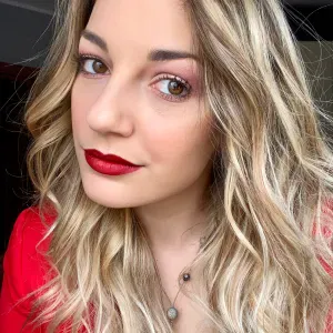 DONNA DELLE PULIZIE