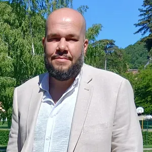 Je cherche une femme de menage