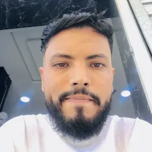 Baby-sitter sérieuse et patiente pour garde d'enfants"**