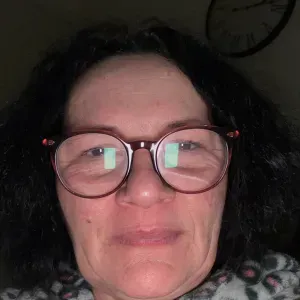 Garde enfants expérimenté et qualifié 