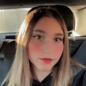 Baby-sitter expérimentée de 2 ans à Marin 