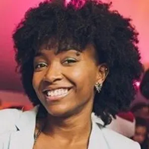 Babysitter com experiência 100% Disponível