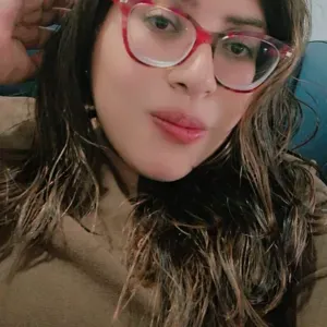 Se ofrece chica para cuidado de adultos mayores 