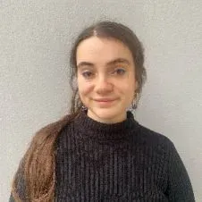 Baby sitter sérieuse et attentive