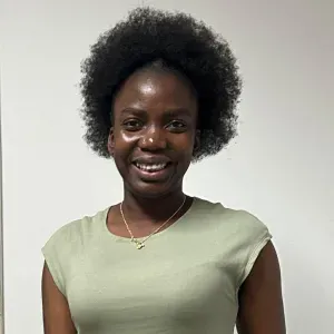  babysitter com experiencia em Moçambique