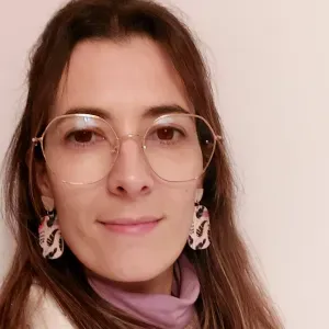 Babysitter Part‑Time | Experiência como Mãe de 3 Crianças