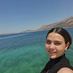Live-In Au Pair/Nanny looking for next role.