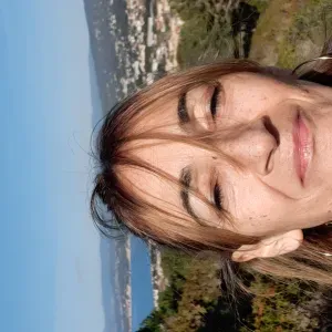 Ancienne infirmière cherche du bbsitting 