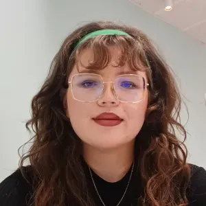 Baby-sitter dans le 71, étudiante (professeur des écoles)