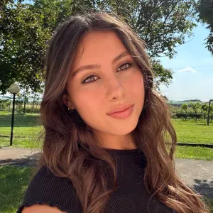 offro lavoro come babysitter a Verona