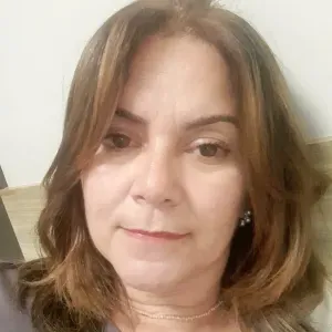 Cuidadora de idosos de confiança em Braga